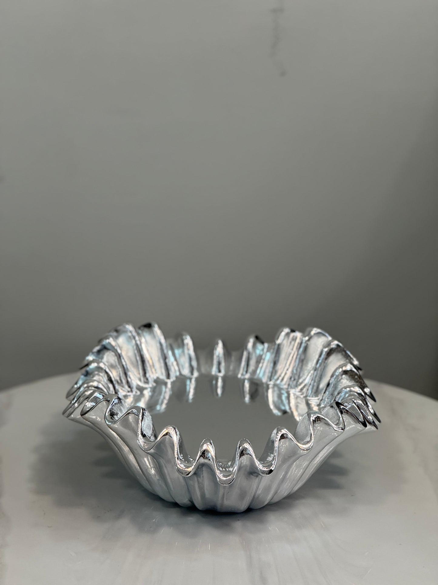 امواج فضي لامع